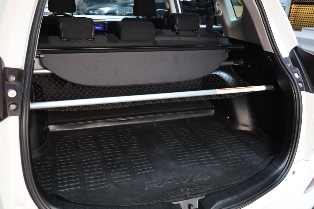 Toyota RAV4 2017 фото 19