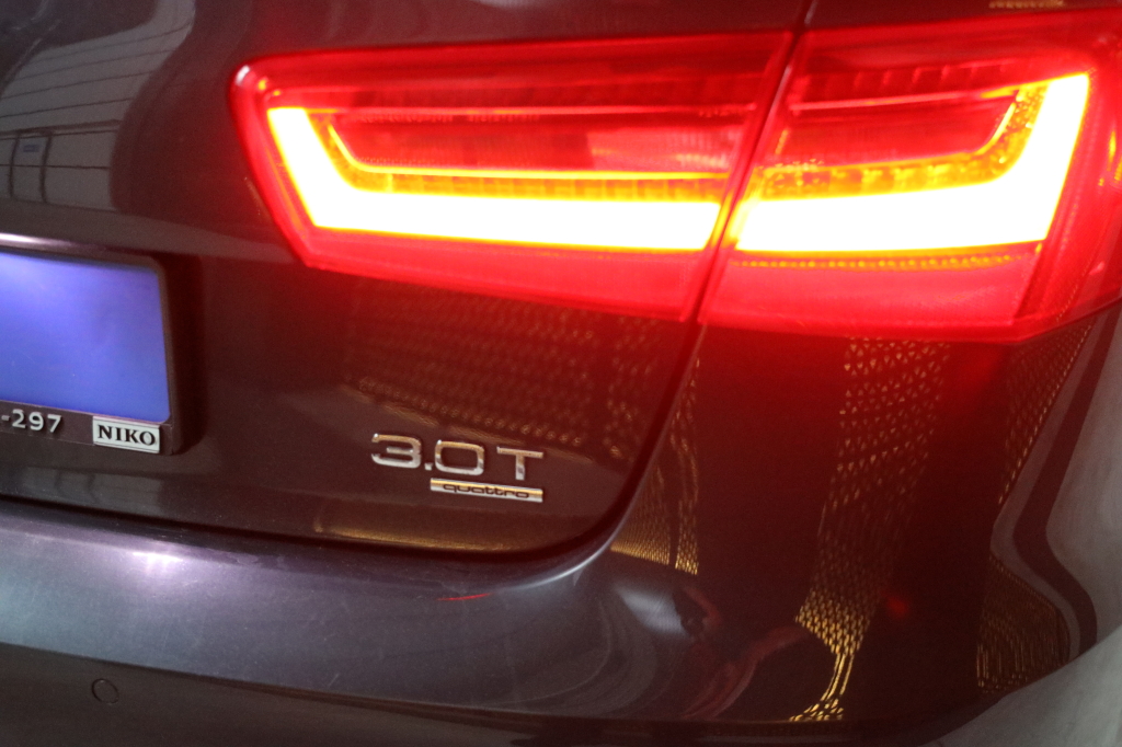 Audi A6 2012 photo 19