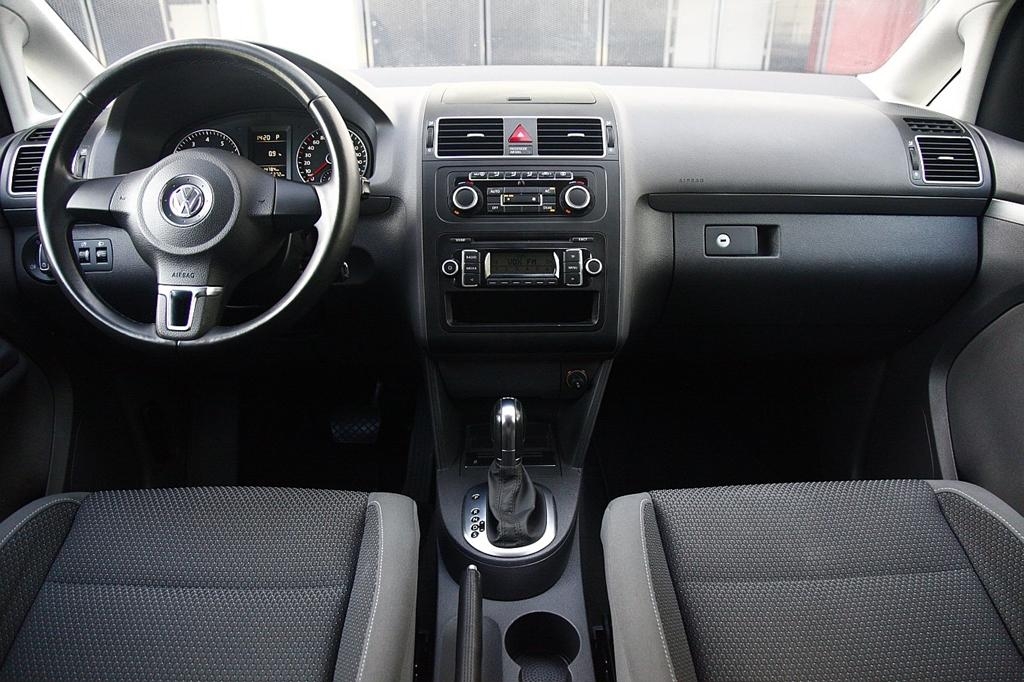 Volkswagen Touran 2010 фото 2