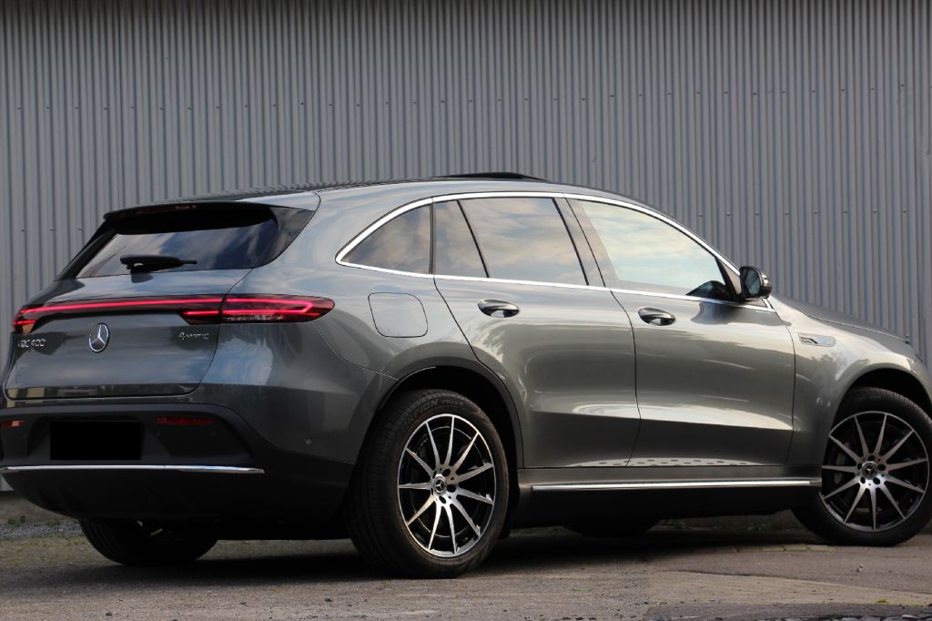 Mercedes-AMG EQC 400 2021 фото 7