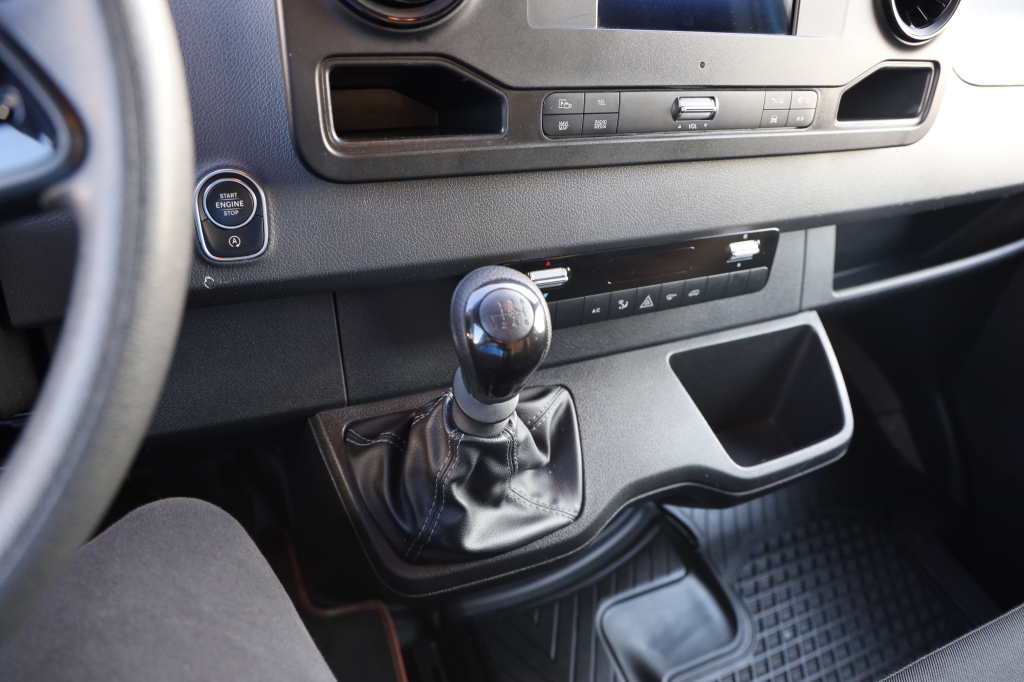 Mercedes-Benz Sprinter 2023 фото 16