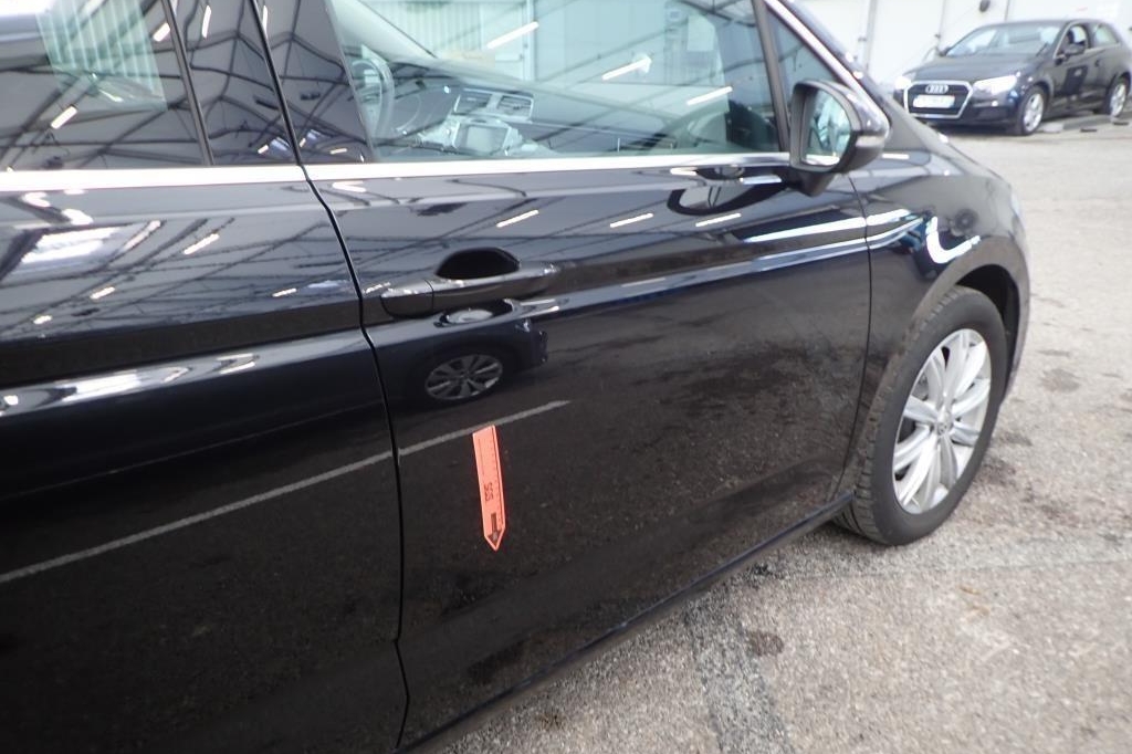 Volkswagen Touran 2017 фото 22