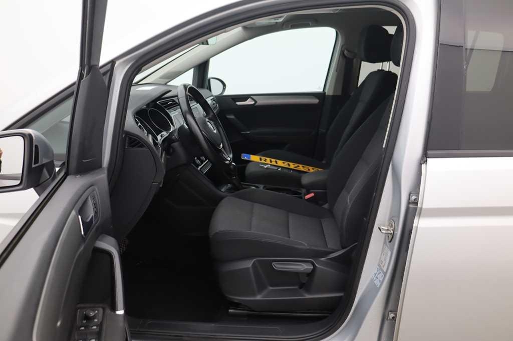 Volkswagen Touran 2019 фото 1