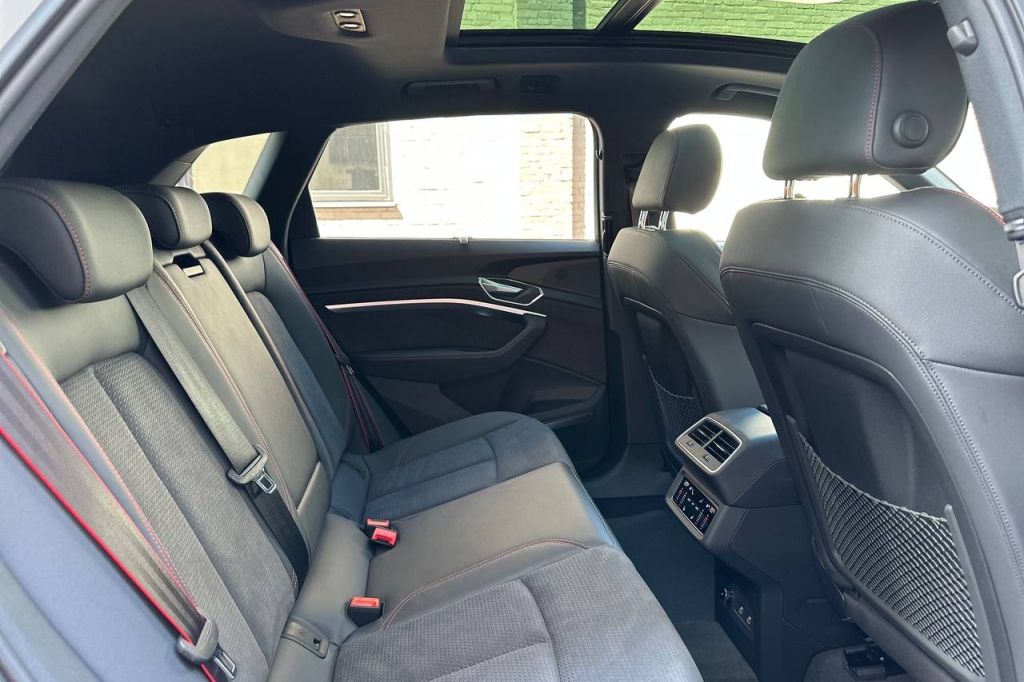 Audi Q8 e-tron 55 114 kWh Quattro S-line 2023 фото 17