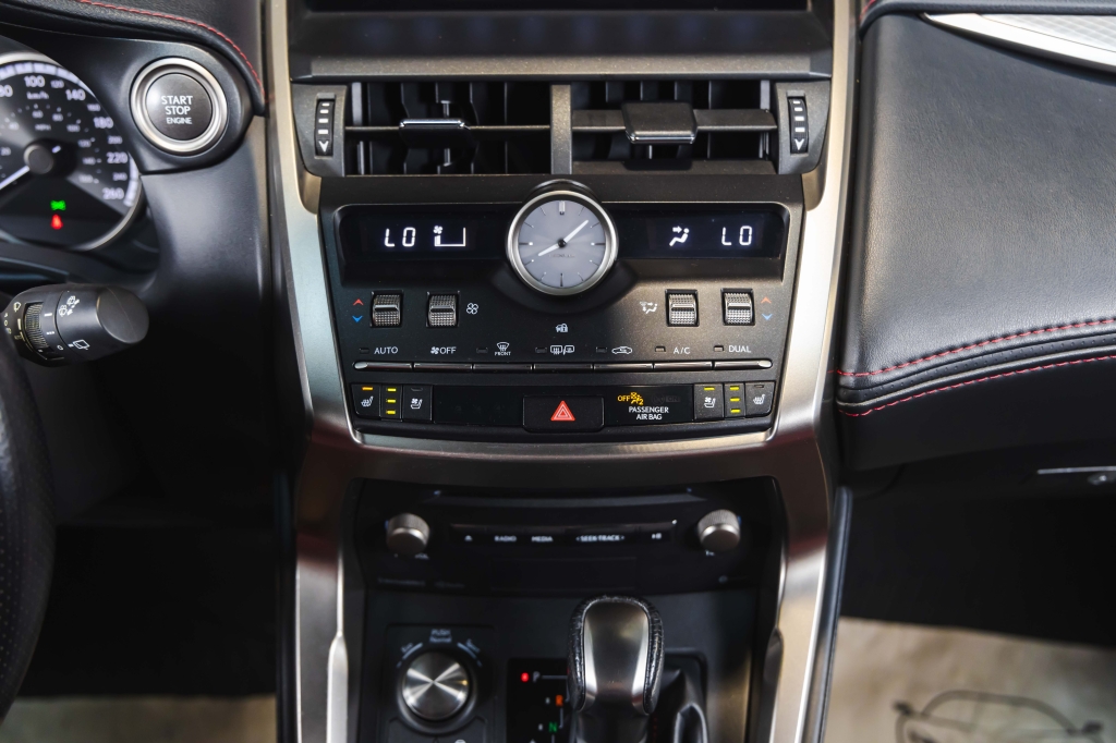 Lexus NX 300 F Sport 2018 photo 25