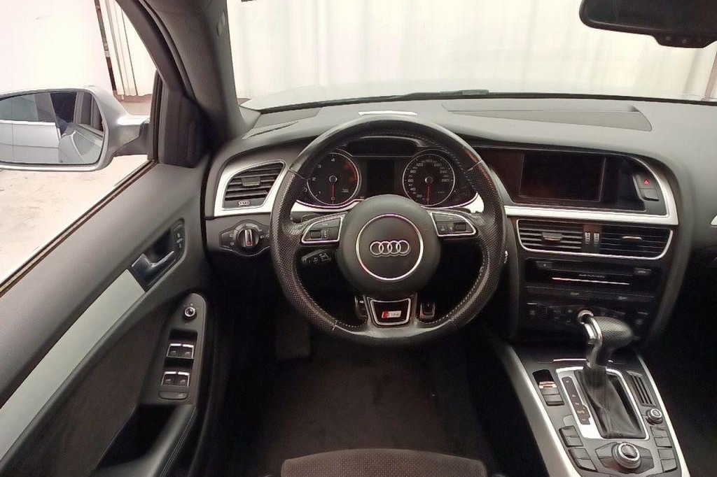 Audi A4 Avant 2015 photo 2
