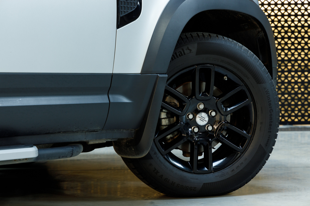 Land Rover Defender First Edition D240 2020 photo 15