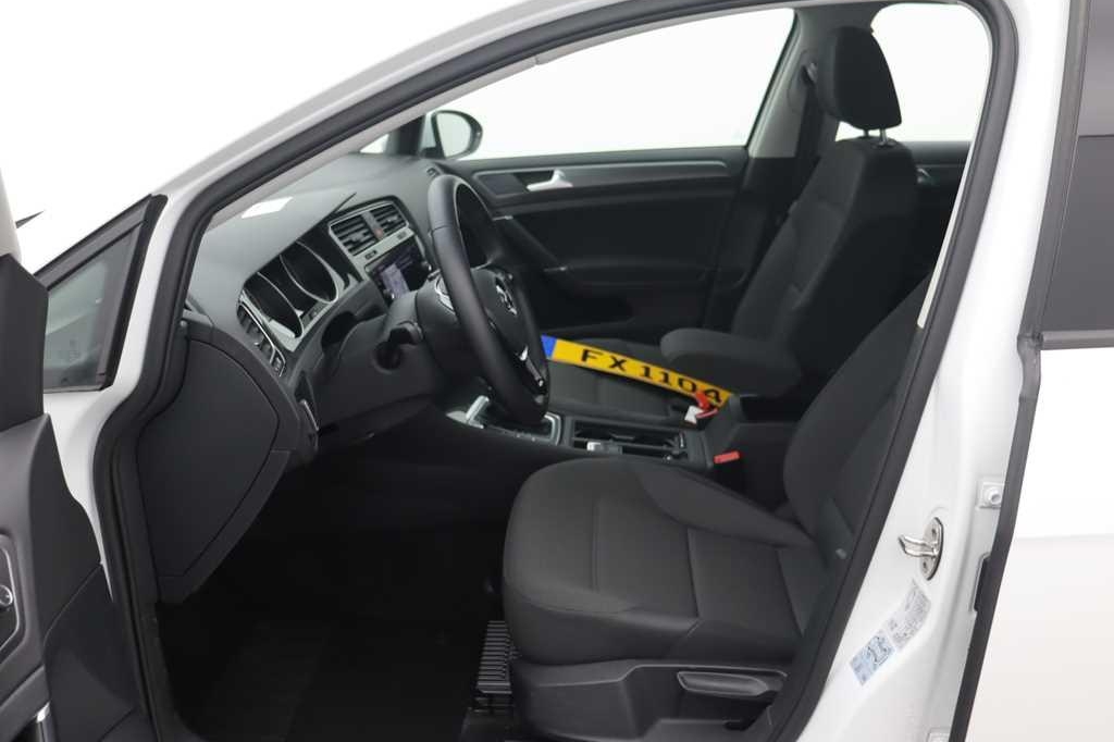 Volkswagen Golf 2019 фото 2