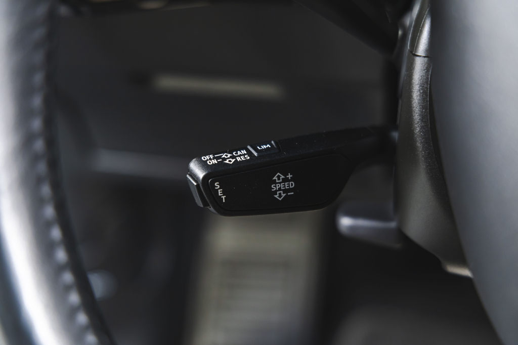 Audi e-tron 2020 фото 19