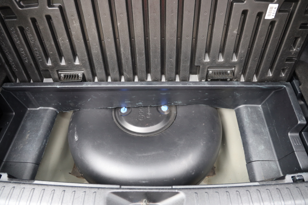 Toyota Prius Prime 2016 фото 32