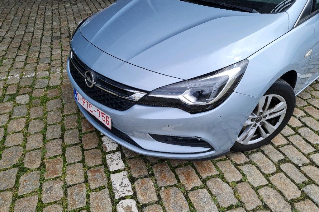 Opel Astra Sports Tourer 2016 фото 8