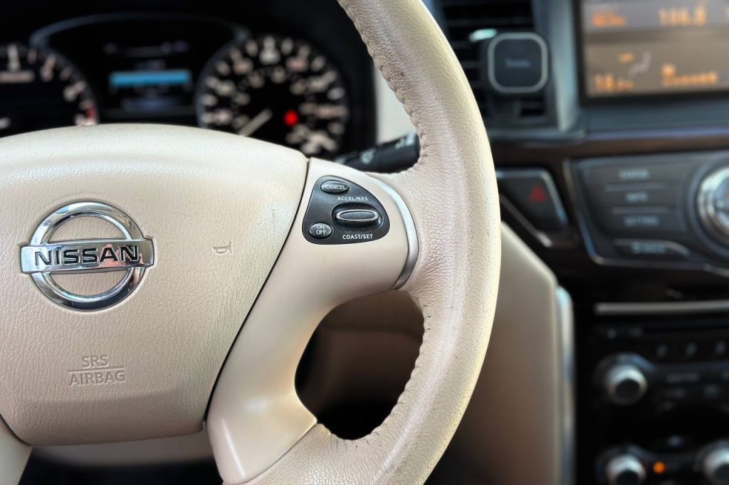 Nissan Pathfinder 2015 фото 15