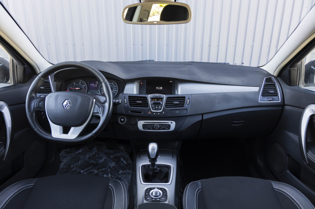 Renault Laguna 2014 фото 24