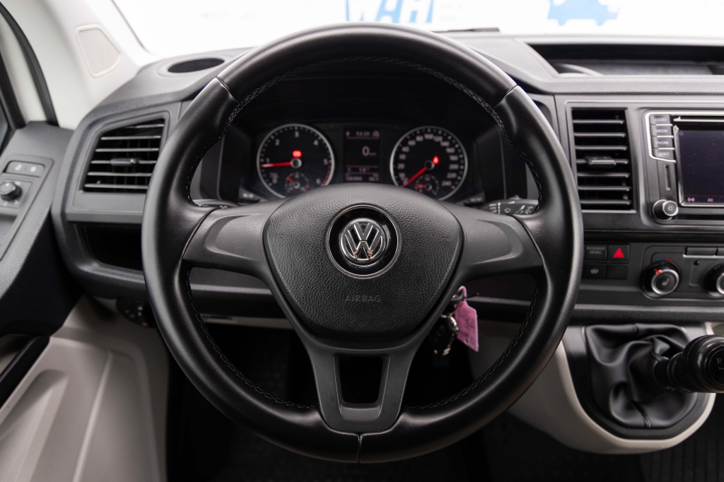 Volkswagen Transporter 2017 фото 20
