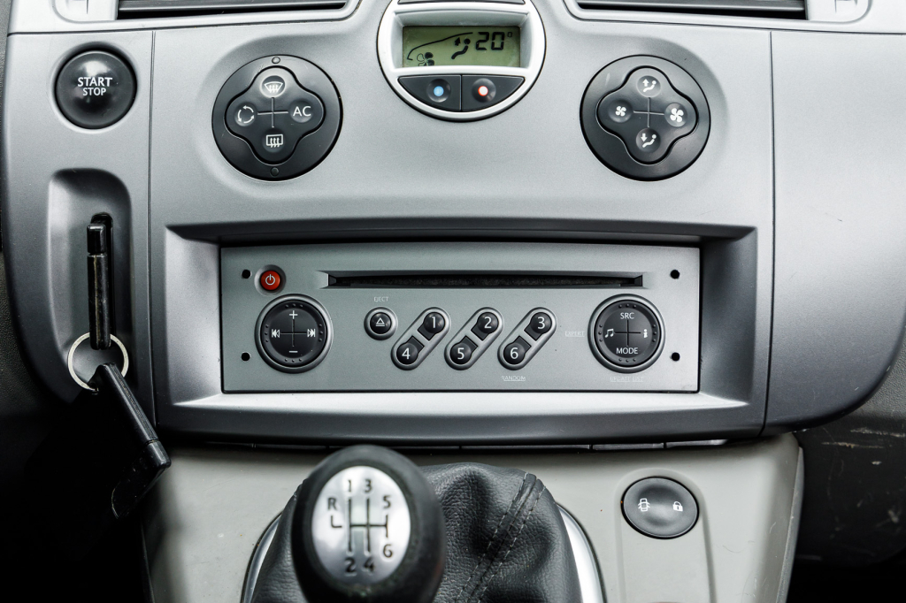 Renault Scenic 2007 photo 15