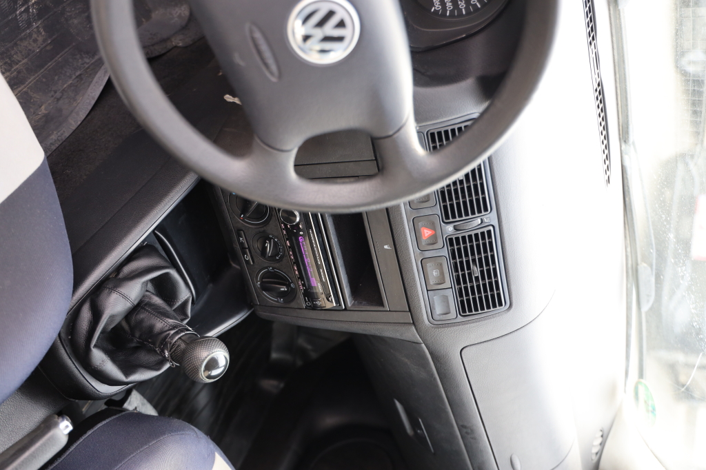 Volkswagen Golf 2001 photo 18