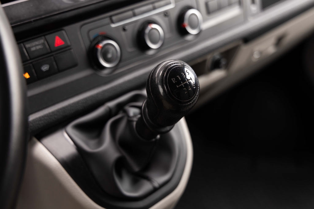 Volkswagen Transporter 2017 фото 24