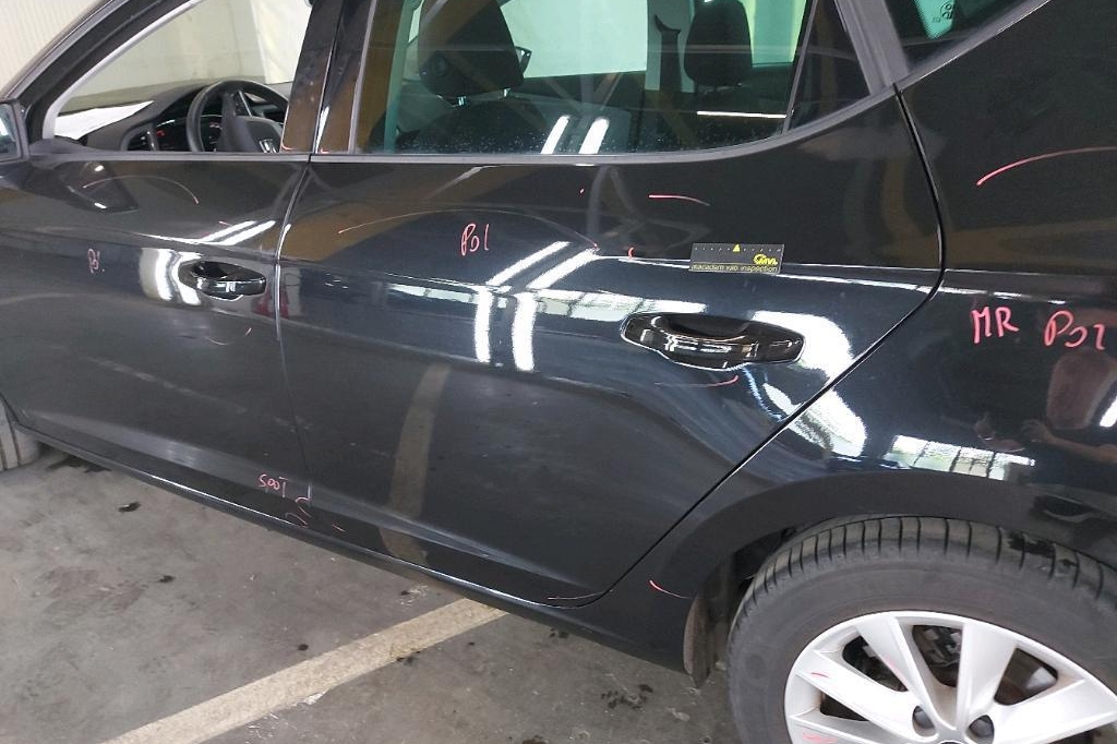 SEAT Leon 2019 photo 24