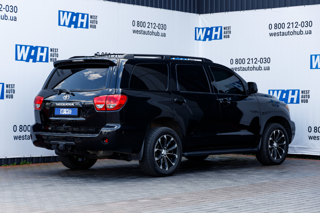 Toyota Sequoia 5.7 Dual VVT 2016 photo 32