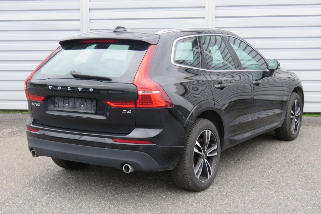 Volvo XC60 2020 фото 6