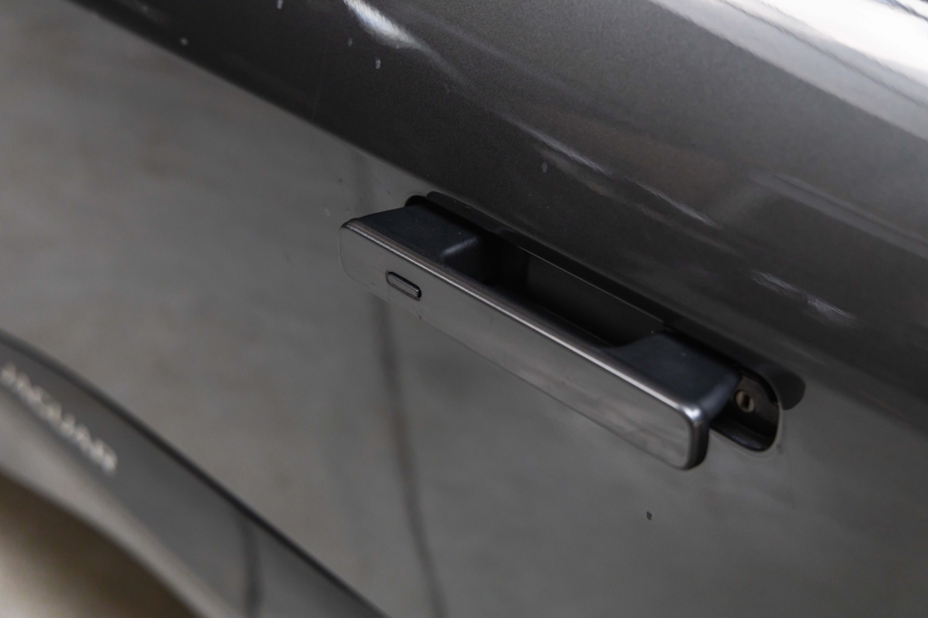 Jaguar I-Pace 2019 фото 15