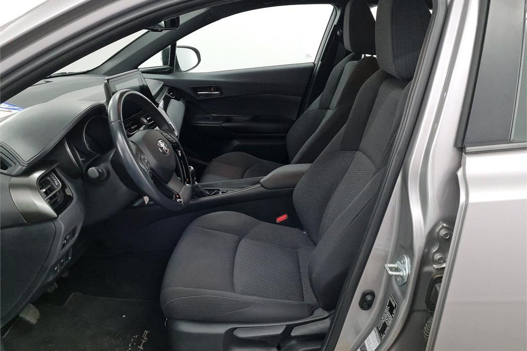 Toyota C-HR 2018 photo 5
