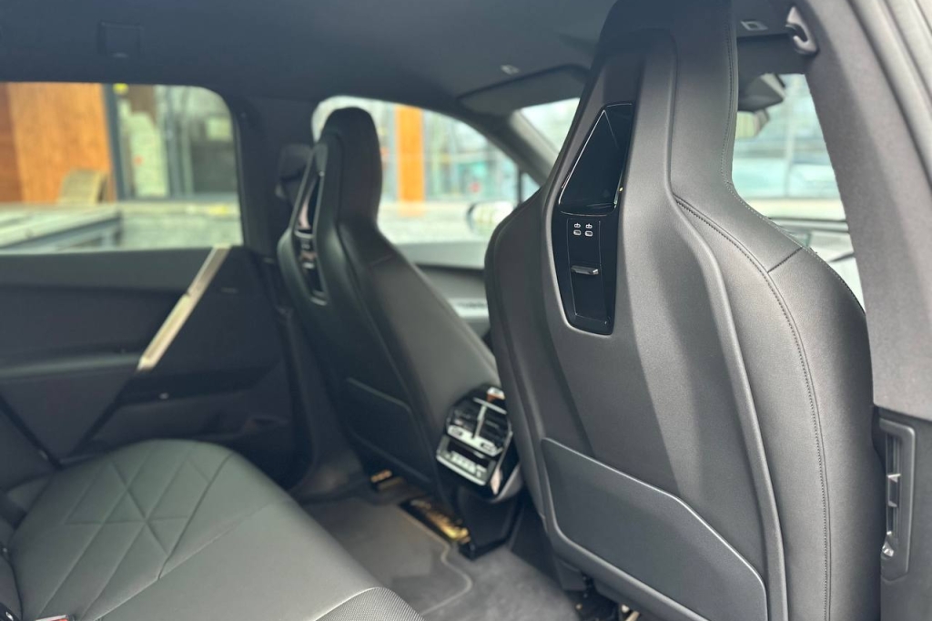BMW iX xDrive40 2023 photo 15