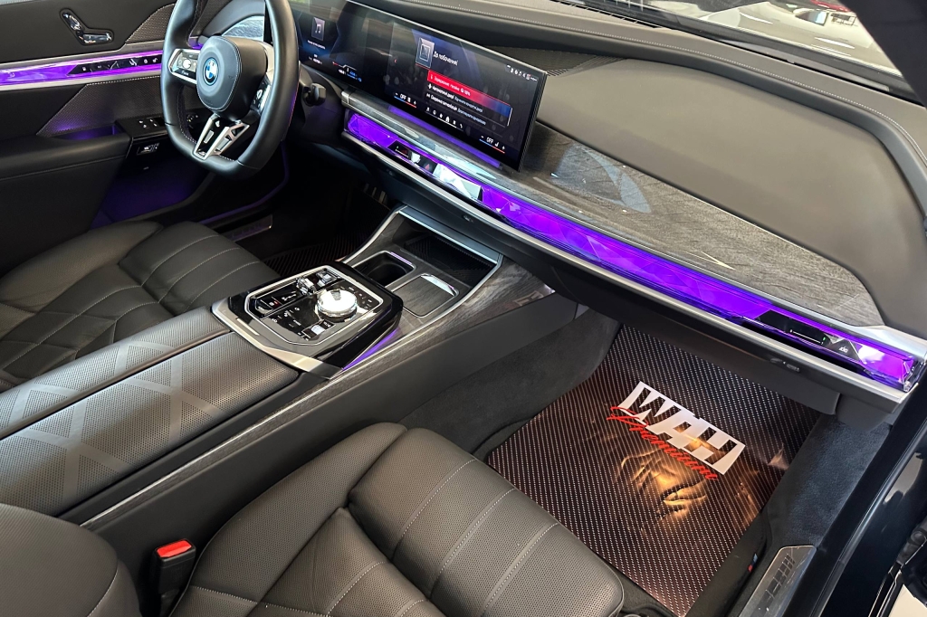 BMW 7 Series 760e  2023 photo 11