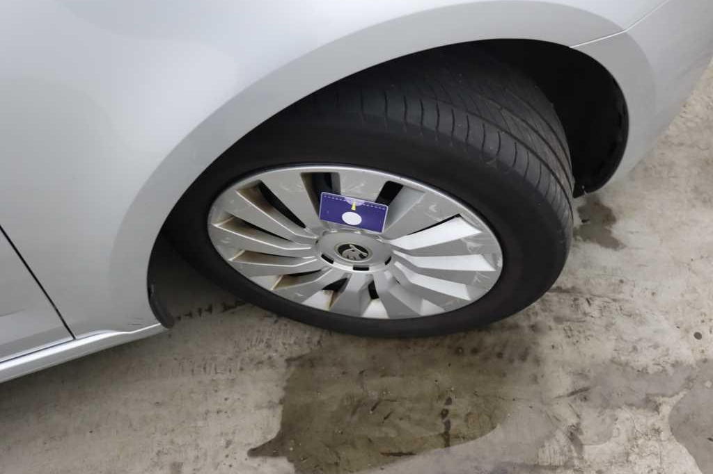 Skoda Octavia Combi 2018 фото 17