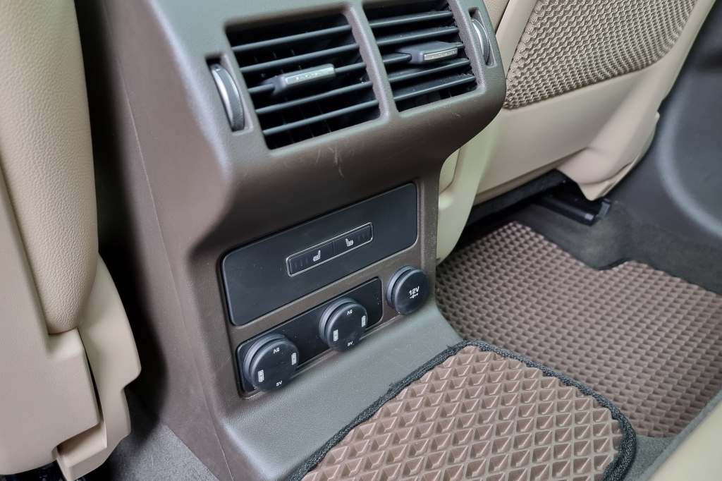 Jaguar F-Pace 2018 photo 20