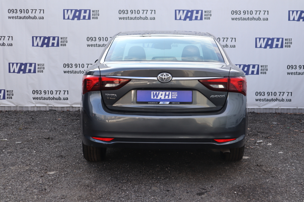 Toyota Avensis photo 4