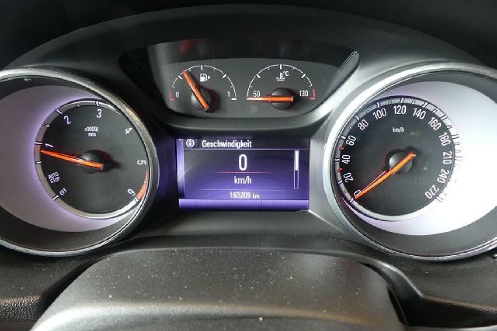 Opel Insignia Sports Tourer 2018 фото 2