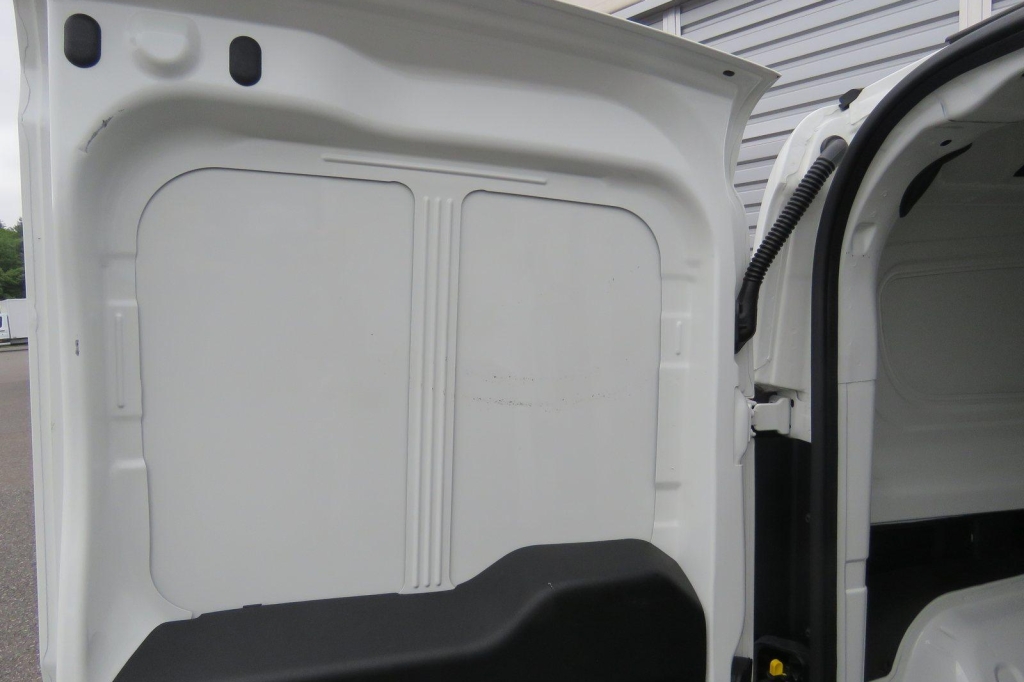 Opel Combo 2018 фото 26