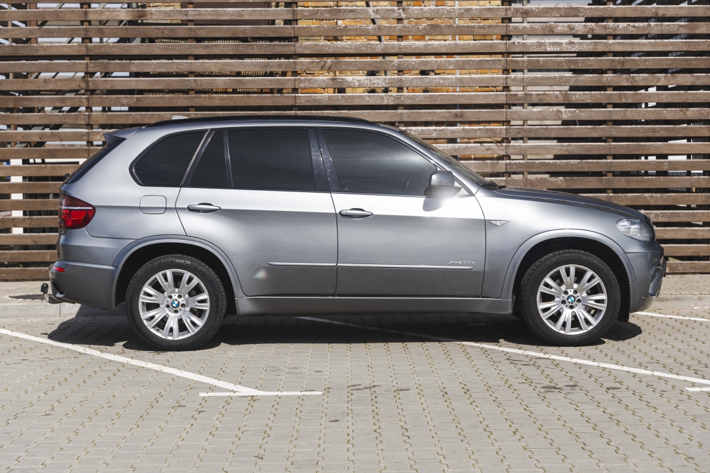 BMW X5 2010 фото 6
