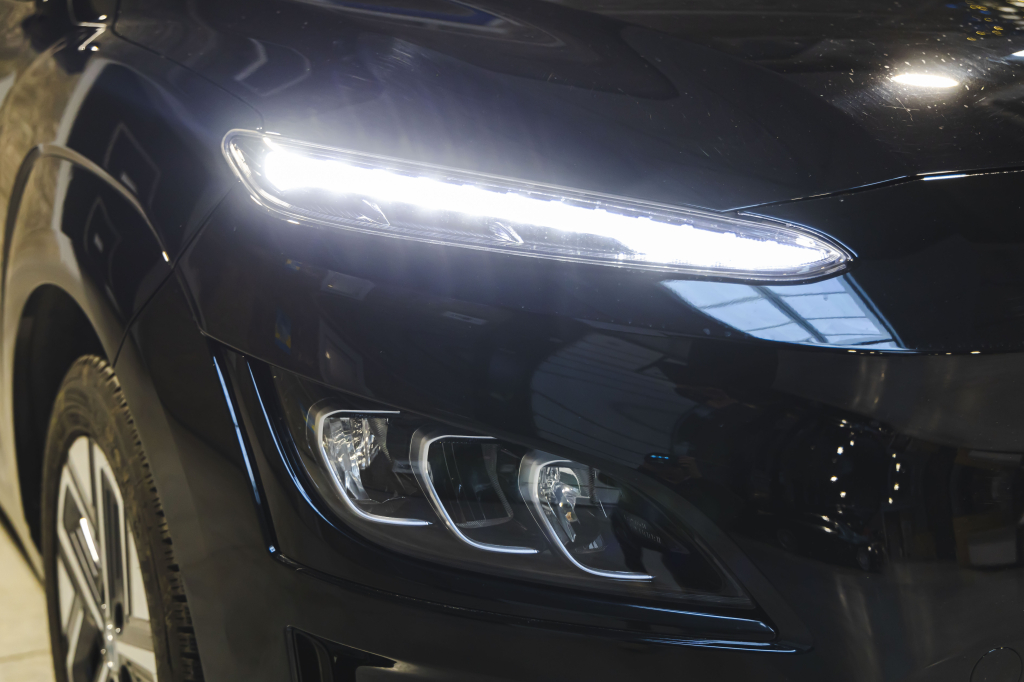 Hyundai Kona Electric 2021 фото 9