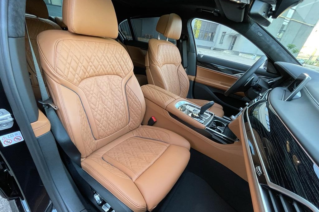 BMW 760 Long XDrive 2022 photo 10