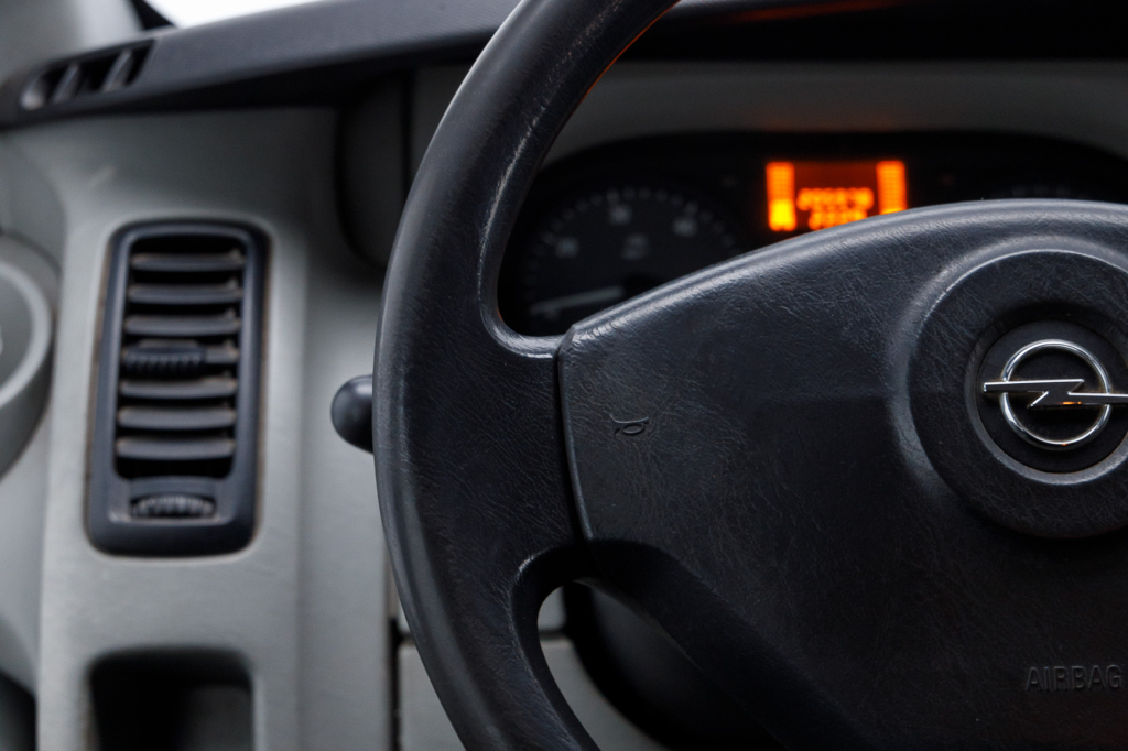 Opel Vivaro фото 9