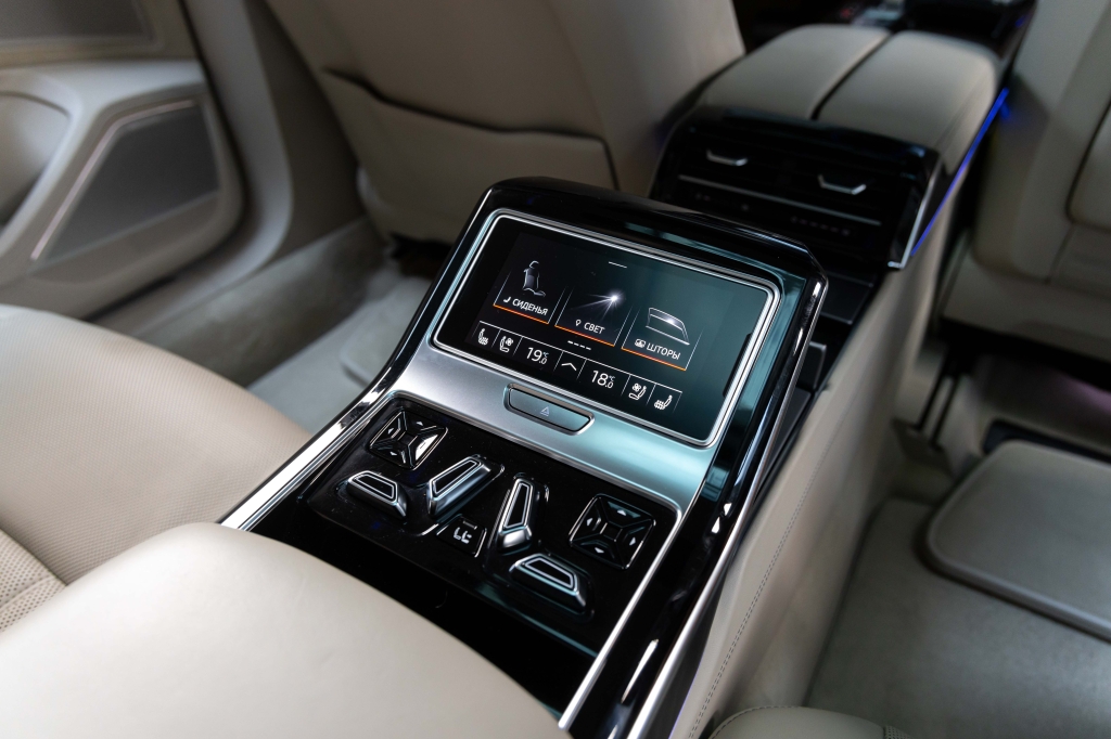 Audi A8 L 2018 фото 41