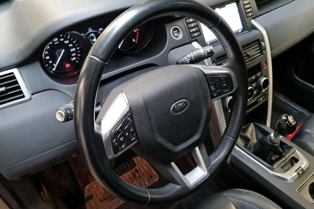 Land Rover Discovery Sport 2017 photo 15