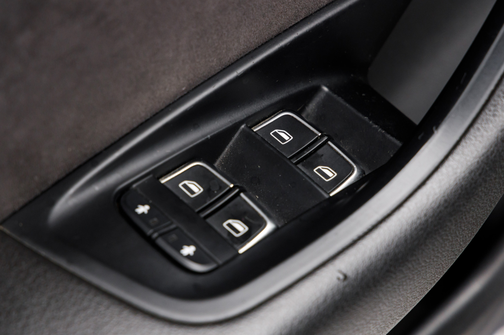 Audi A6 Avant 3.0 TDI 2015 фото 12