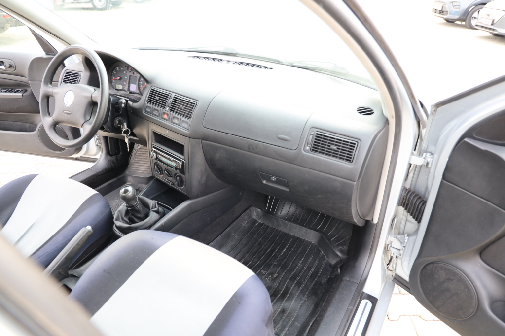 Volkswagen Golf 2001 photo 26