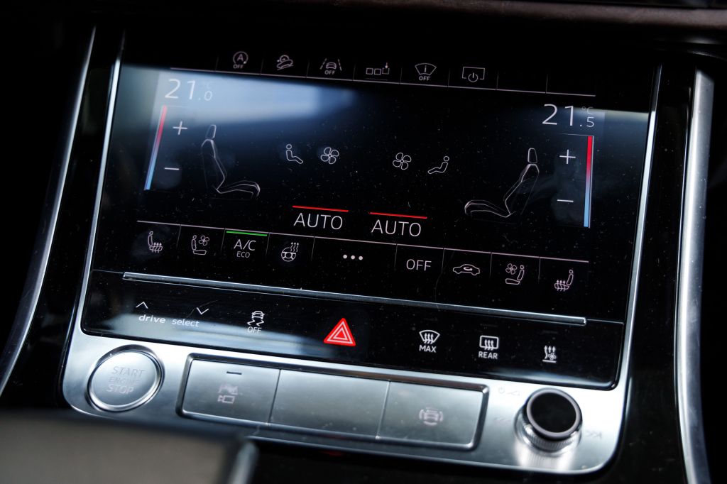 Audi Q8 50TDI Sline  2018 фото 22