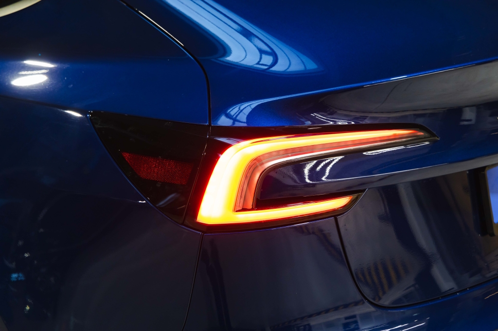 Tesla Model 3 2024 фото 13