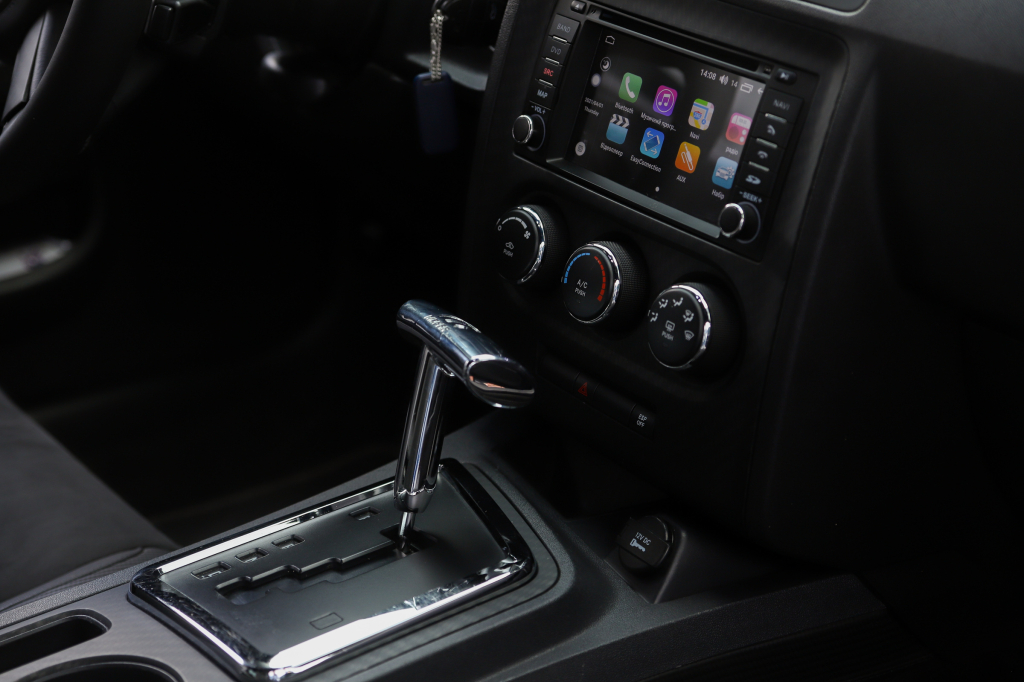 Dodge Challenger SE 2010 photo 36