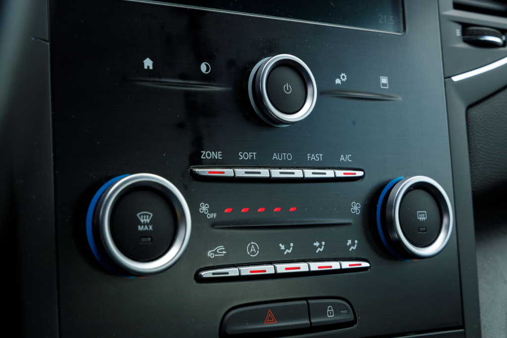 Renault Megane 2016 фото 22