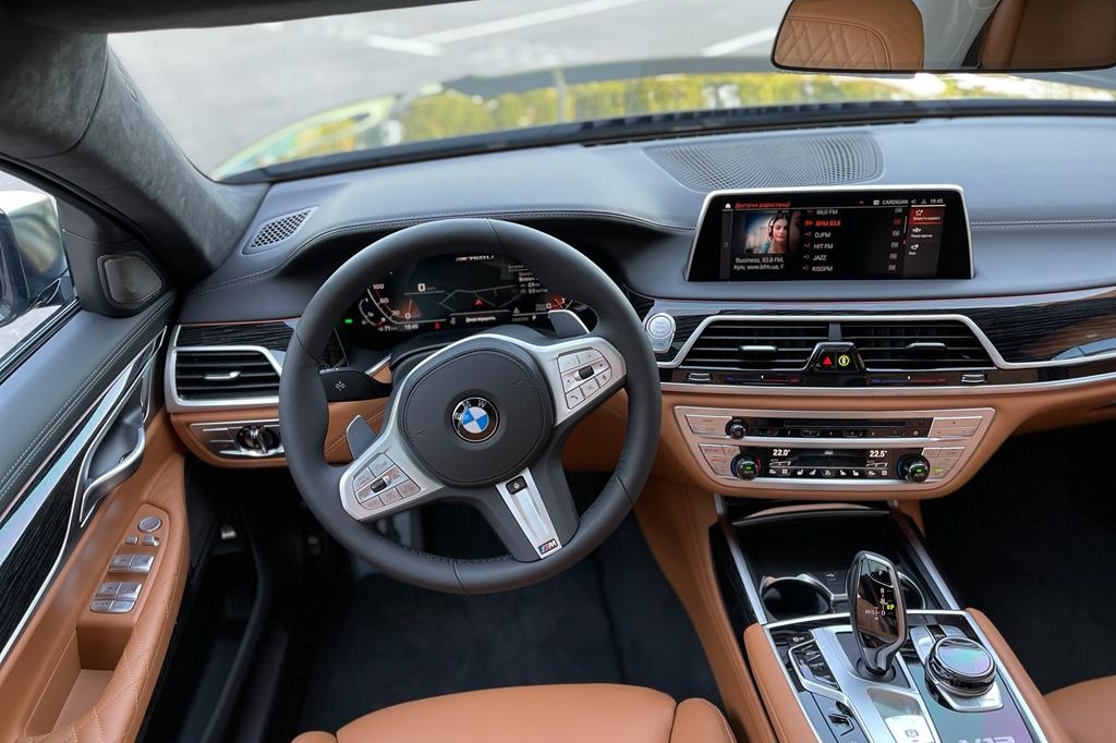 BMW 760 Long XDrive 2022 photo 9