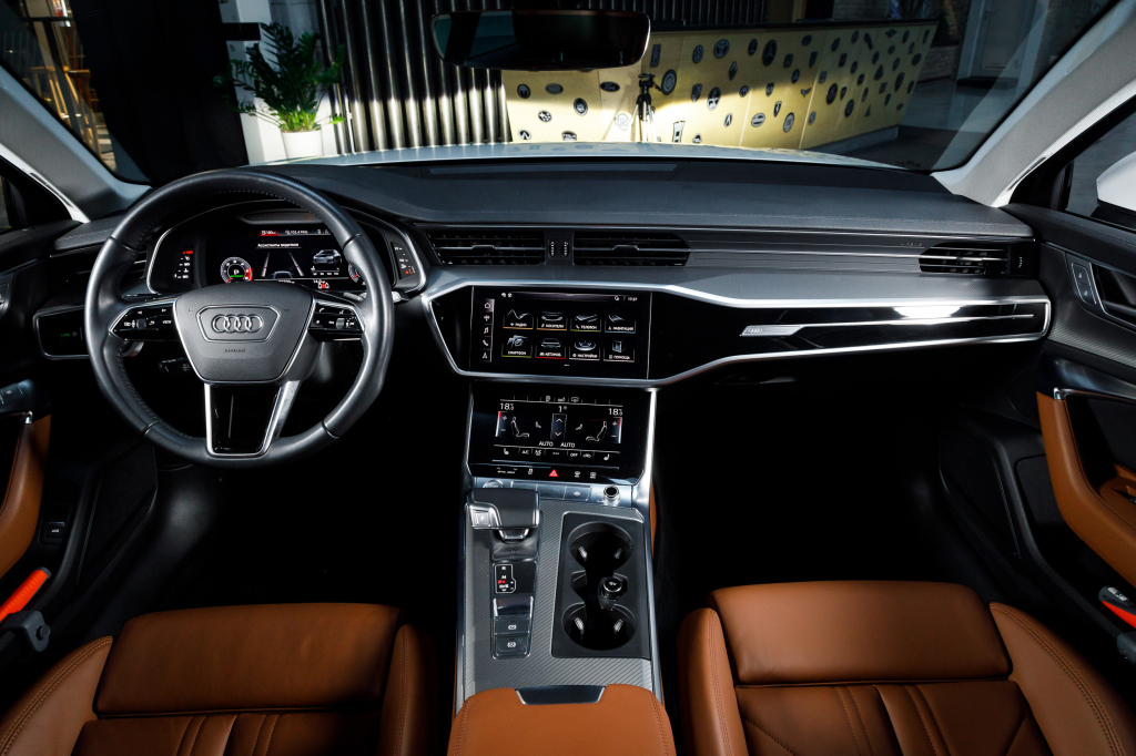 Audi A6 2019 фото 12