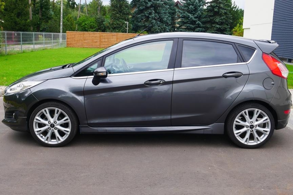 Ford Fiesta 2016 photo 2