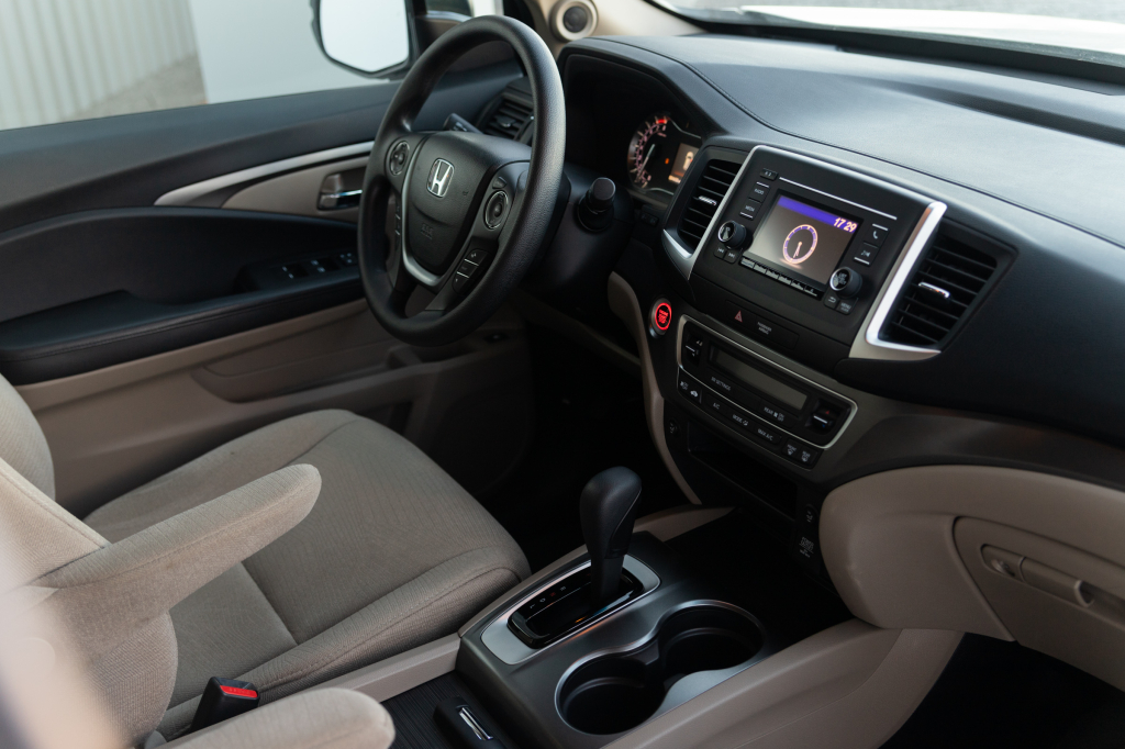 Honda Pilot LX 2018 photo 26