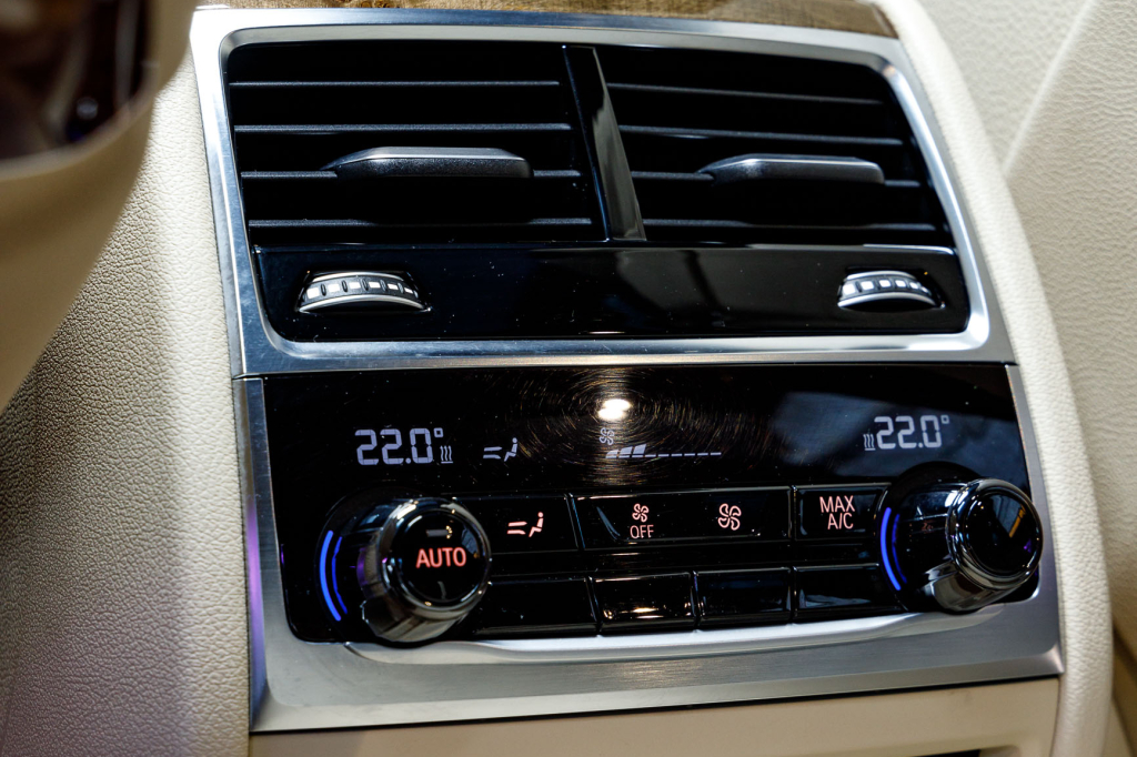 BMW 740 2016 фото 33